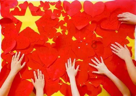 作为女孩，应该选择稳定的工作，还是离家追寻梦想？游戏画面
